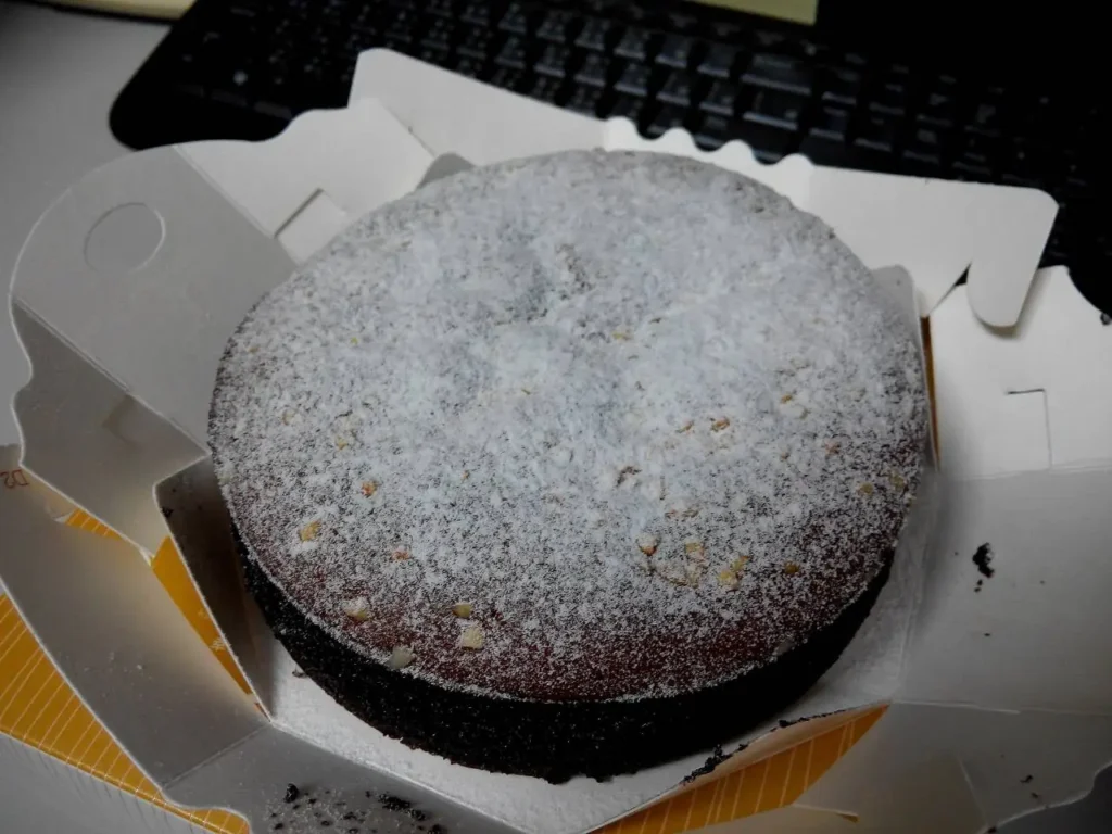 (客戶常送月餅/蛋糕給我)